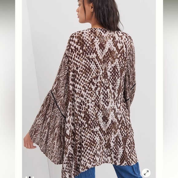 NWT snake print kimono from Anthropologie - Picture 2 of 9